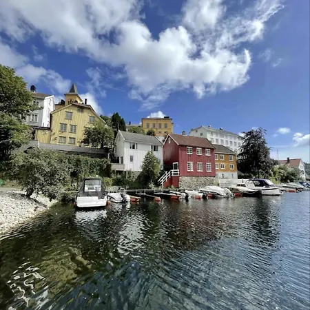 Idyllisk Sorlandshus I Arendal Sentrum - I Vannkanten * Arendal