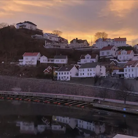 Idyllisk Sorlandshus I Arendal Sentrum - I Vannkanten Apartment *