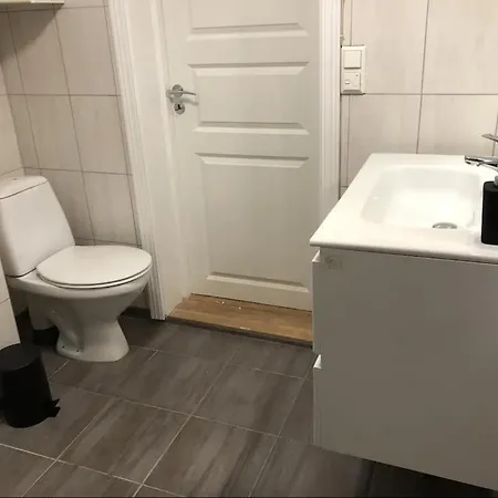 Idyllisk Sorlandshus I Arendal Sentrum - I Vannkanten *